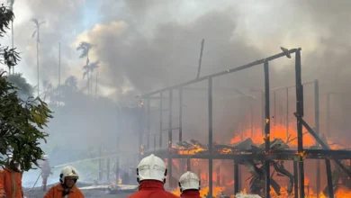 Rumah panjang hangus, 20 keluarga tinggal sehelai sepinggang