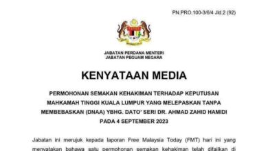 UMNO: Loyal to the King, or Loyal to Office?