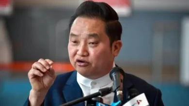 What legal provision bans pets at malls, ask lawyers