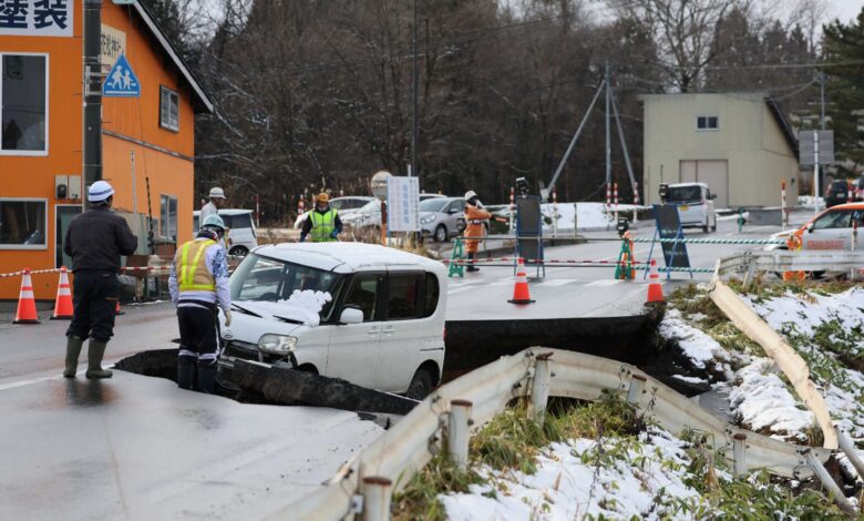 30 cedera di Jepun, jalan raya merekah