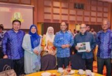 Anugerah Khas MB Dorong Salina Terus Berkhidmat Demi Rakyat