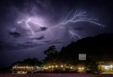 Bengkel cat dipanah petir, rumah dan 8 kenderaan terbakar