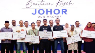 Onn Hafiz Serah Bantuan Kasih Johor Di Machap, Kerajaan Negeri Terus Perkukuh Agenda Kebajikan