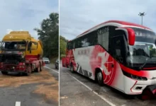 2 pemandu cedera, 10 penumpang bas terselamat kemalangan di Lebuh Raya Utara Selatan berhampiran Jasin