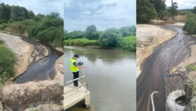 Johor DoE probes blackened Sungai Sayong
