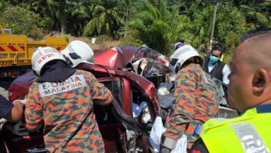 Wanita maut nahas kereta dan lori