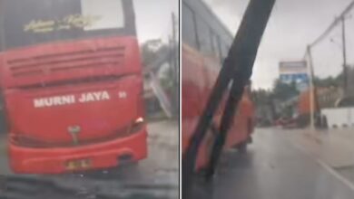 Sudah bunyikan siren, bas tetap ke tengah halang ambulans