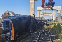 Kren tumbang hempap kereta api, 22 maut