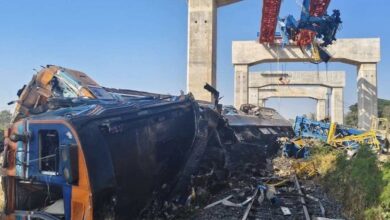 Kren tumbang hempap kereta api, 22 maut