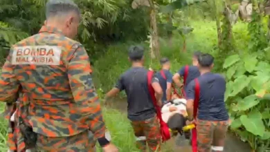 Bomba tempuh 7 anak sungai usung wanita cedera kena pisau