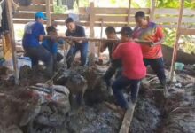 Motosikal tertimbus lumpur sedalam 1 meter