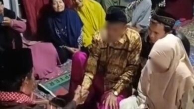 Datuk 70 tahun bawa ibu tunggal 40 tahun kahwin lari