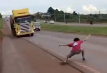 Remaja ‘bersilat’ depan treler ditangkap