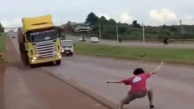 Remaja ‘bersilat’ depan treler ditangkap