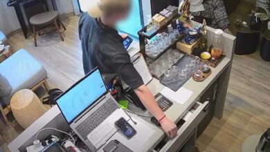 Pelancong kebas duit dari laci spa