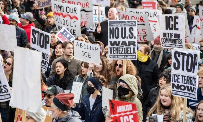 Rakyat AS turun ke jalan, protes bantah keganasan