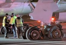 Semua 8 tayar Boeing meletup semasa mendarat