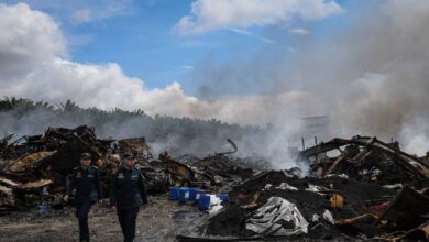 Kebakaran kilang getah: Rumah, kereta dan khemah bazar bertukar kehitaman