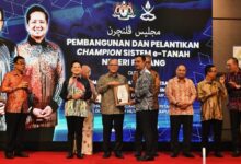 Wan Rosdy Lancar Pembangunan Dan Pelantikan Champion Sistem e-Tanah Pahang