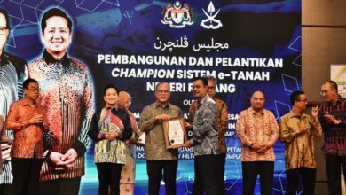 Wan Rosdy Lancar Pembangunan Dan Pelantikan Champion Sistem e-Tanah Pahang