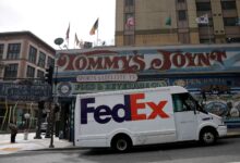 FedEx saman Amerika, tuntut bayaran balik tarif