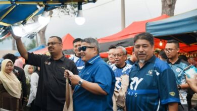 Rais Turun Padang Santuni Penggerak Utama Ekonomi Setempat