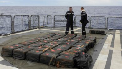 Tentera Perancis rampas lebih 4 tan kokain, bebaskan kru kapal