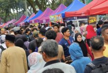 Khairi Turun Padang, Tinjau Bazar Ramadan Platform Peniaga Serta Masyarakat Setempat