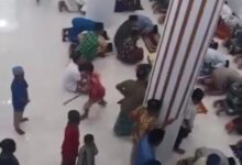 Pemuda ganggu jemaah tarawih, cuit kaki pakai kayu