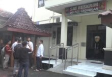 Isteri tangkap polis tidur dengan bekas isteri orang