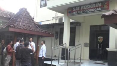 Isteri tangkap polis tidur dengan bekas isteri orang