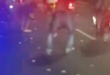 Wang bertaburan tengah jalan