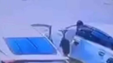 Dilarang mandi lebih 15 minit, isteri dikawal kekasih online