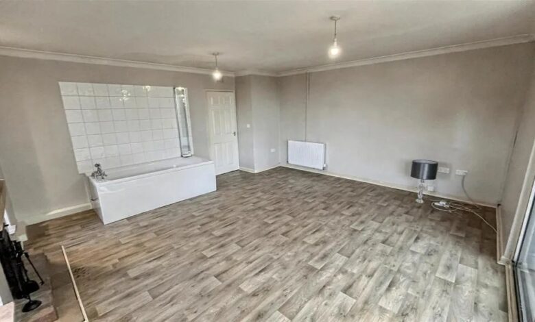 Rumah cantik tapi pelik