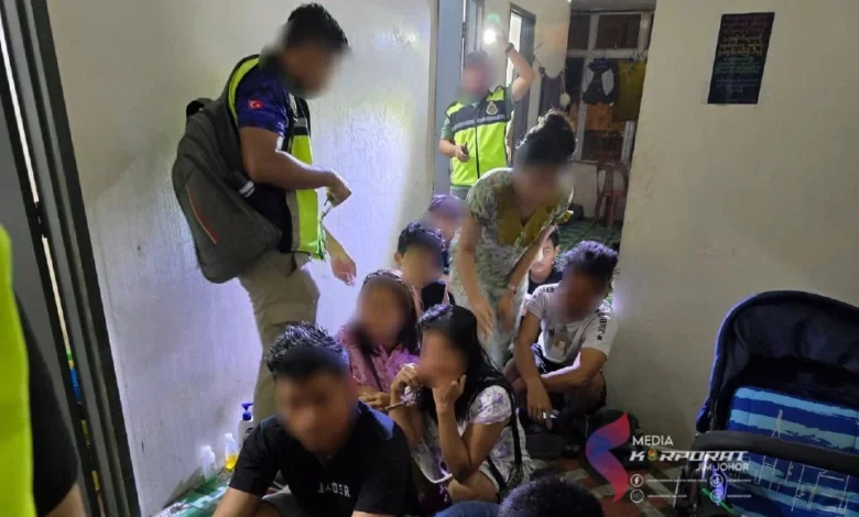 Pendatang cuba lari, sembunyi dalam tandas di Kulai gagal, 45 ditahan