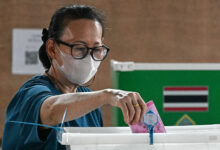 Rakyat Thai, Jepun keluar mengundi