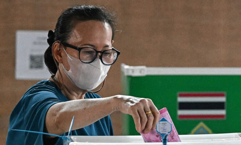 Rakyat Thai, Jepun keluar mengundi