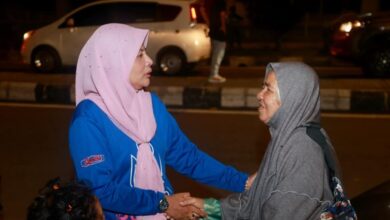 Pergerakan Puteri UMNO Sumbang Makanan Kepada Golongan Gelandangan Di KL