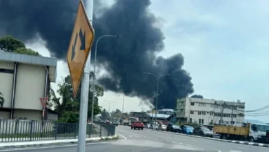Tiga premis musnah terbakar di Klang