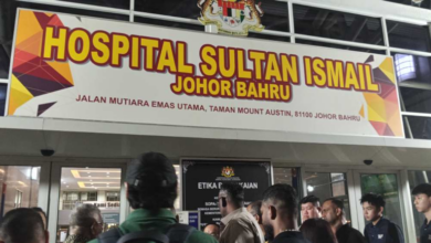 Political figures gather at HSI as Lek Khang recovers after surgery