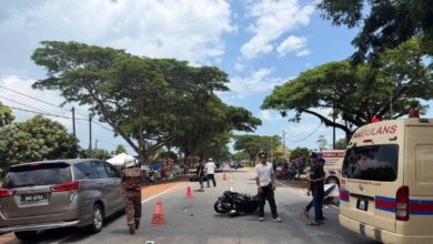 2 penuntut ADTEC maut, motosikal rempuh belakang lori