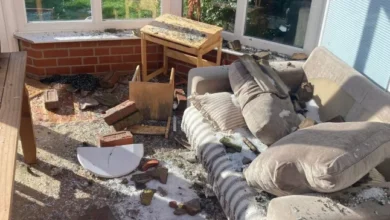 Bumbung rumah berlubang disambar petir