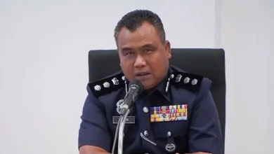 Row while buying drinks leads to attack with axe, sickle
