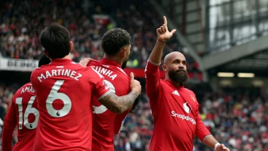 Man United benam Forest, Fernandes cipta rekod