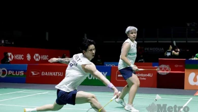 Juara dunia mudah ke pusingan kedua