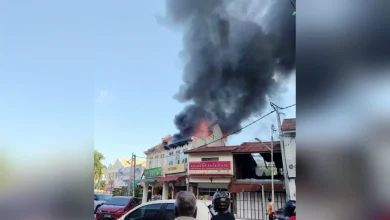 Tiga premis dua tingkat terbakar