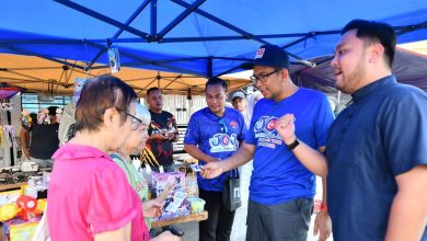 Najib Santuni Penduduk, Dekati Rakyat Melalui Program Komuniti Di Parit Yaani