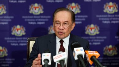 Anwar urges Melaka DAP to delay state government exit