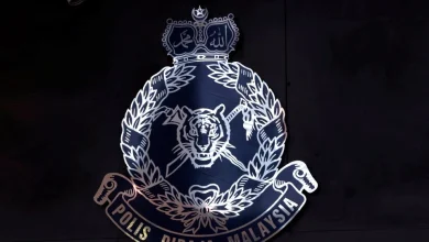 Datuk terlanggar cucu 2 tahun ketika undur lori