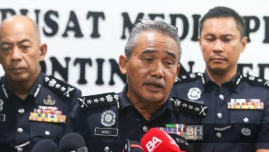 Dua anggota polis ditahan samun warga asing